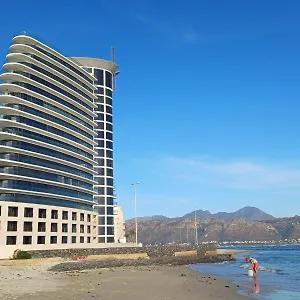 Loddey's Self Catering - By Collection Strand